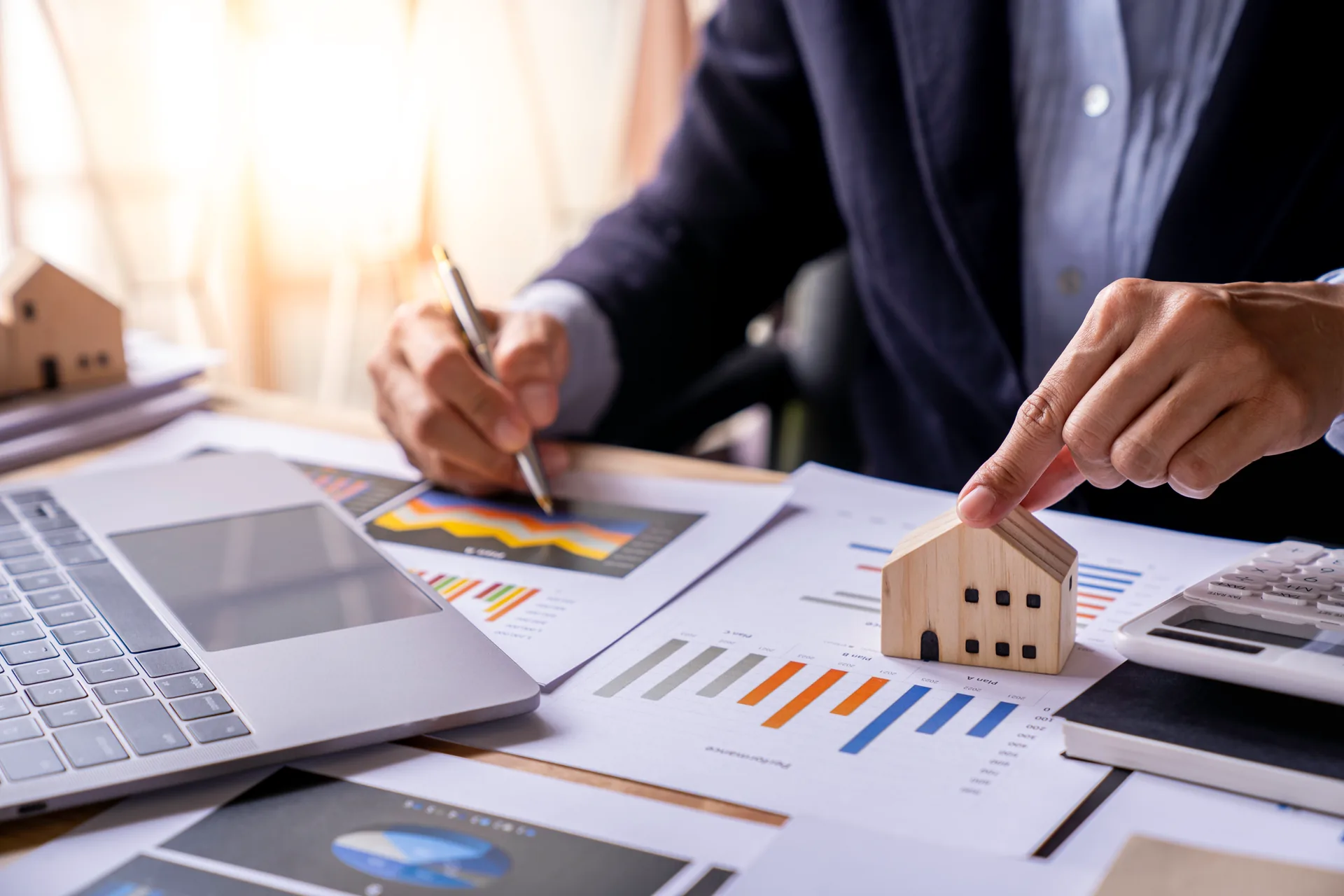 Property market analysis with housing data and calculator